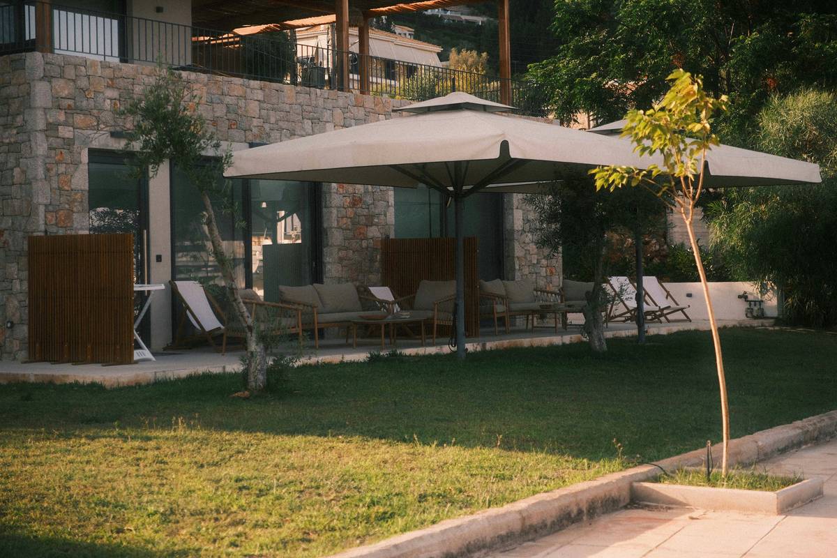 Umbrella for the Garden: 7 Essential Tips to Avoid Costly Mistakes
